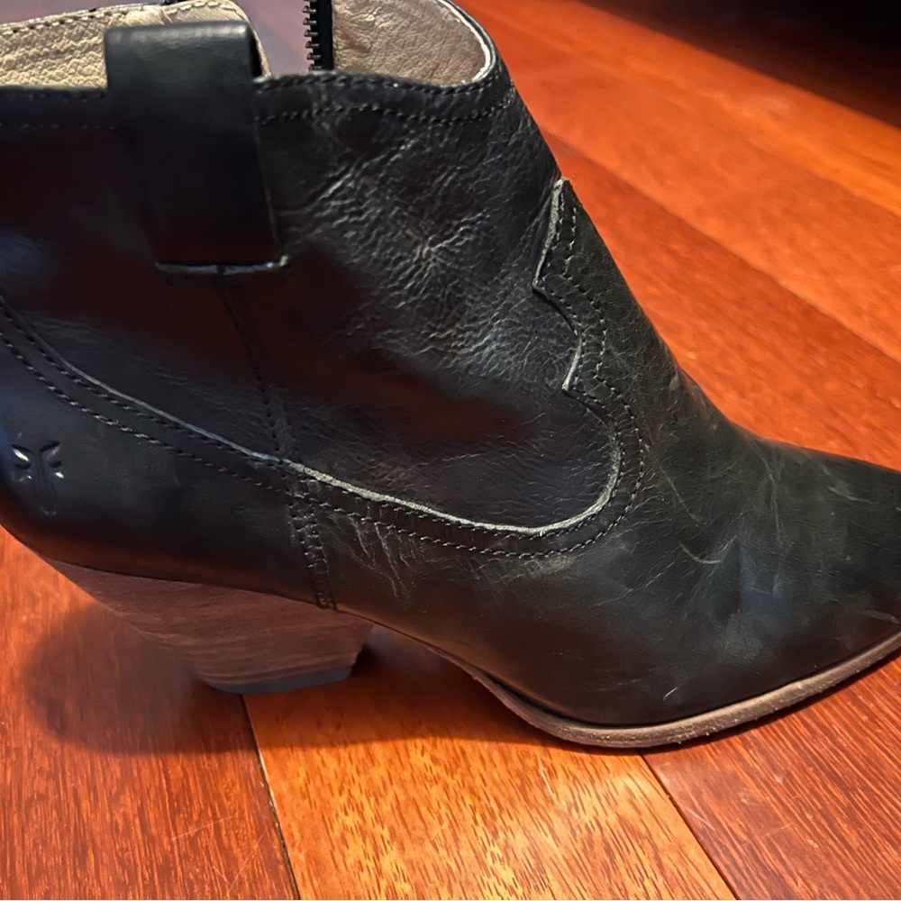 FRYE Boots Size 9